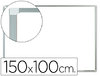 Pizarra blanca magnética de 150 x 100 cm.